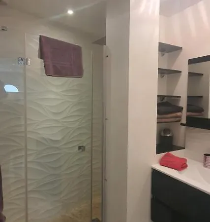 L Ensoleillee Maison 2 Chambres-private House Holiday home *
